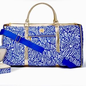 Lilly Pulitzer weekender garment tote bag. New gwp
